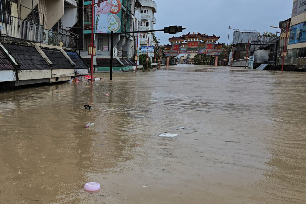 ទឹកជំនន់នៅថៃ