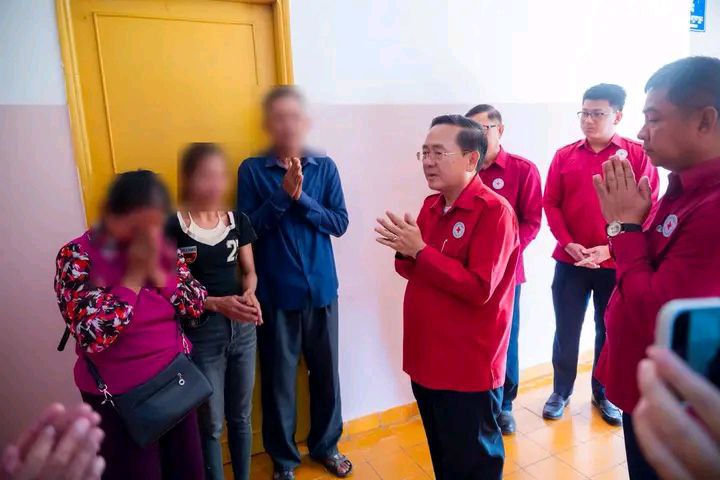 រូបភាពពាក់ព័ន្ធ