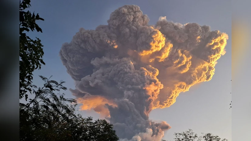 ភ្នំភ្លើងអេត្យូពីផ្ទុះ