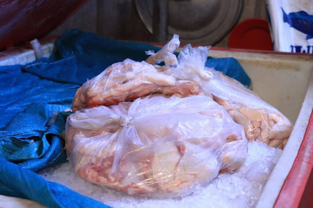 ត្រួតពិនិត្យឃ្លាំងសាច់បង្កក