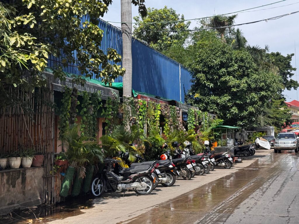 ការរុះរើសំណង់រំលោភ