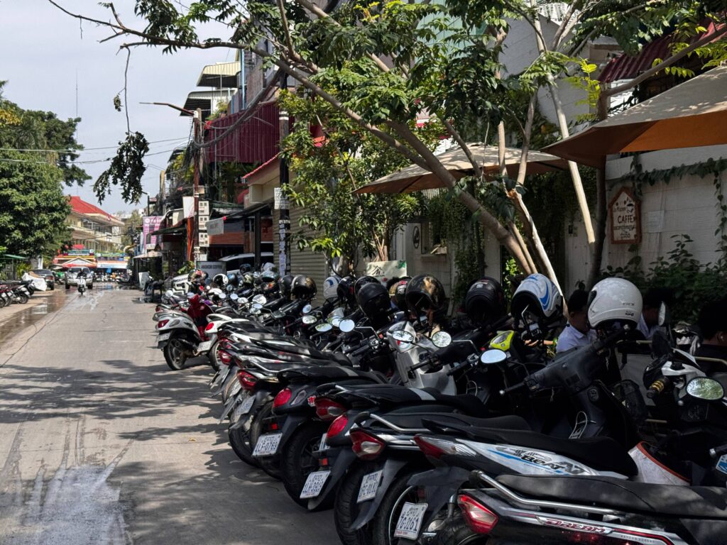 សំណង់រំលោភលើចិញ្ចើមផ្លូវ