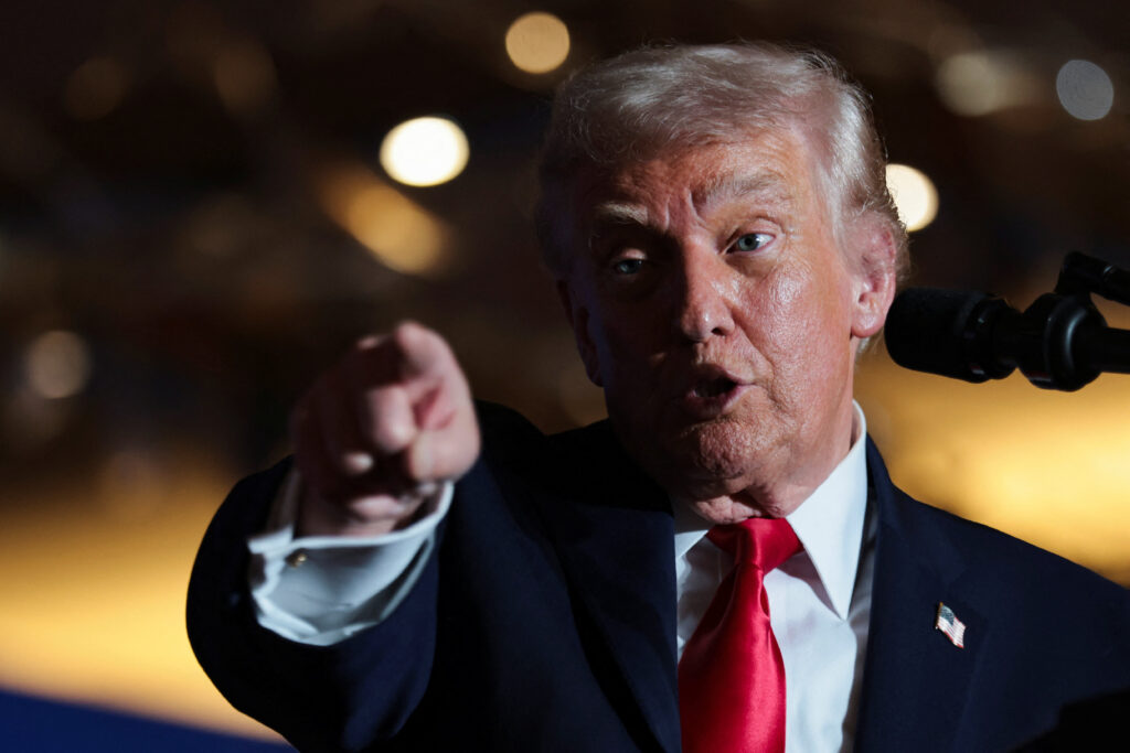 ប្រធានាធិបតីដូណាល់ ត្រាំ