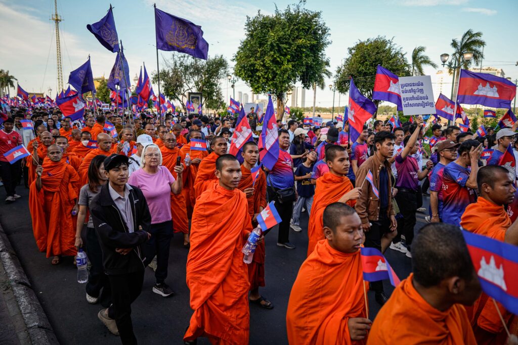 monks and Cambodians marched for peace