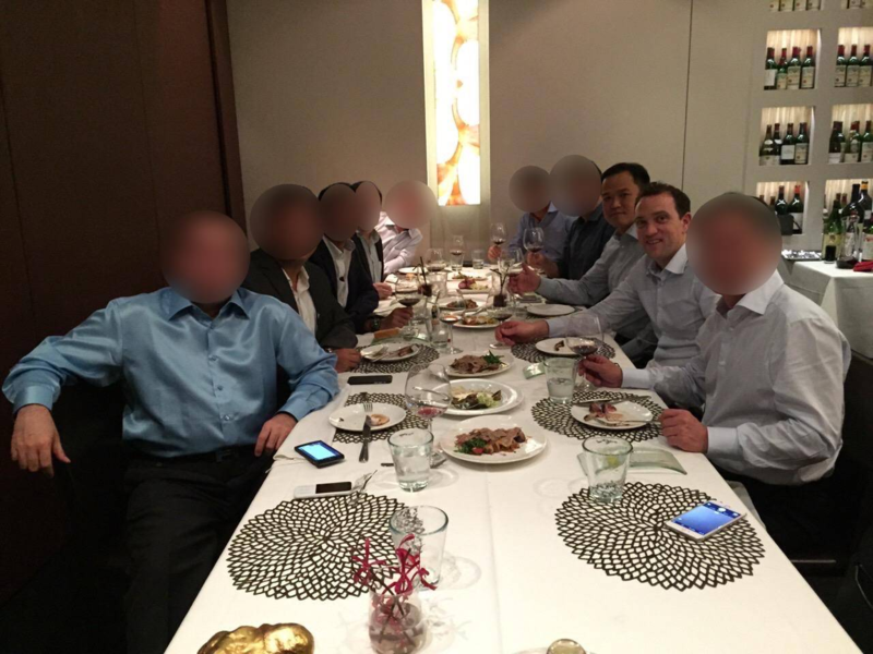 រូបថតបែកធ្លាយ