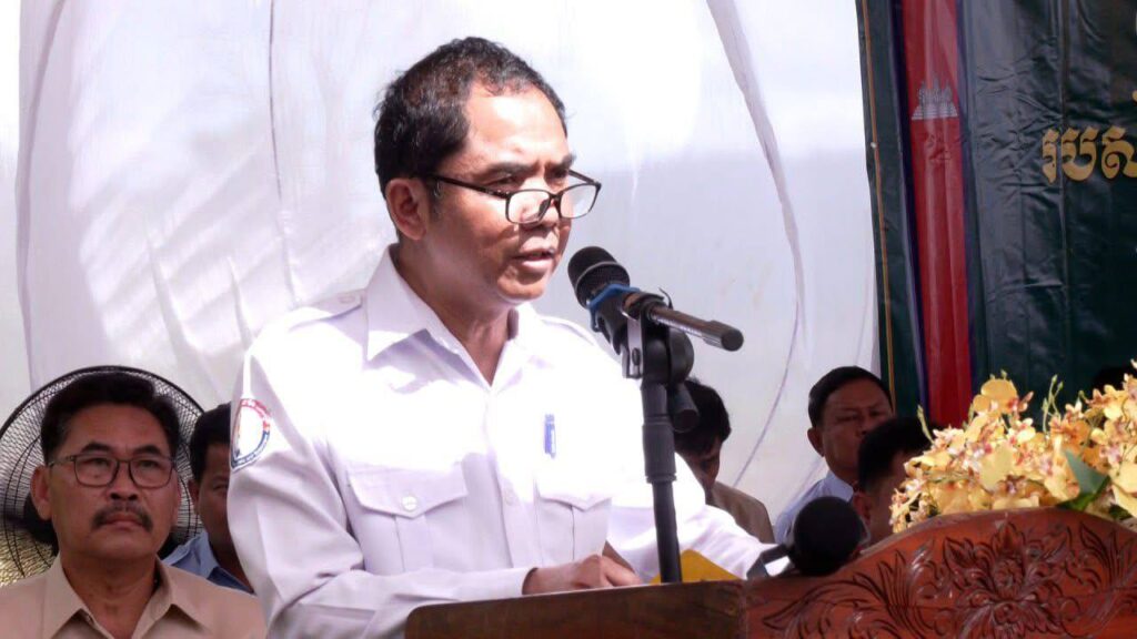 ផ្លូវខូចខាតនៅកោះកុង