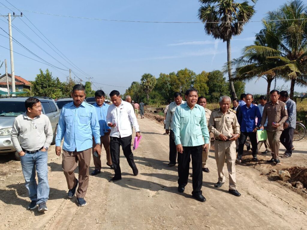 ការសាងសង់ផ្លូវបេតុង