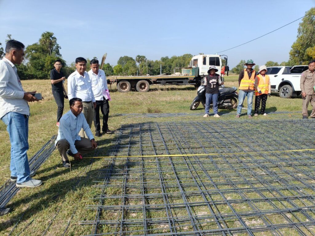 អាជ្ញាធរស្រុកត្រាំកក់