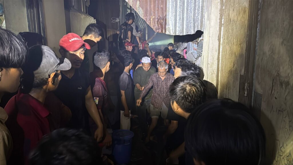 ផ្ទះឆេះទាំងស្រុង