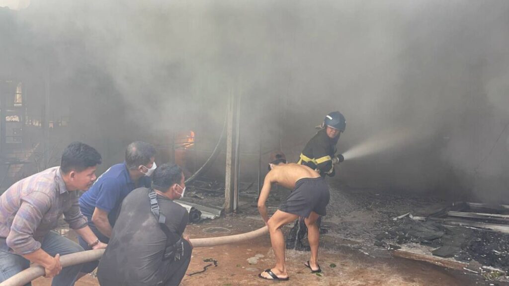 អគ្គិភ័យឆាបឆេះហាងលក់ពូក