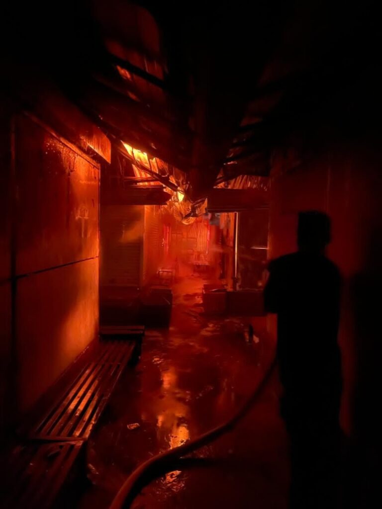 តូបលក់ដូរដែលត្រូវឆេះ