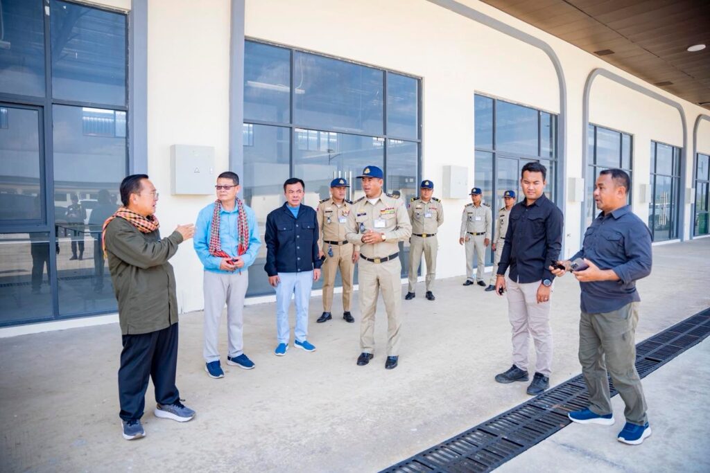 អភិបាលខេត្តបាត់ដំបងចុះពិនិត្យទីតាំងស្គែមអនឡាញ