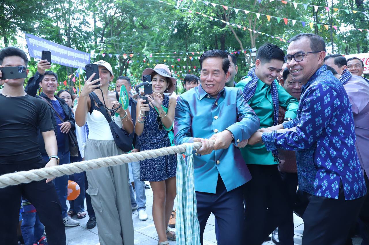 រដ្ឋបាលរាជធានីណែនាំ៩ចំណុច មានដុតផាវ កាំជ្រួច ជះទឹក គប់ស្បោងទឹក និងកាំភ្លើងបាញ់ទឹក ក្នុងឱកាសបុណ្យចូលឆ្នាំថ្មី