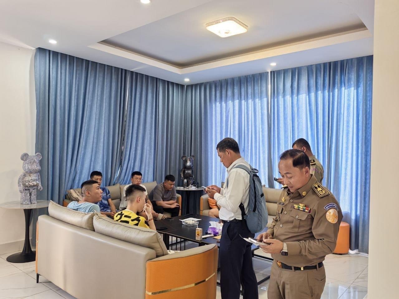 ឃាត់ខ្លួនជនជាតិចិន១៥នាក់ពាក់ព័ន្ធករណីឆបោកតាមប្រព័ន្ធបច្ចេកវិទ្យា នៅខណ្ឌជ្រោយចង្វារ