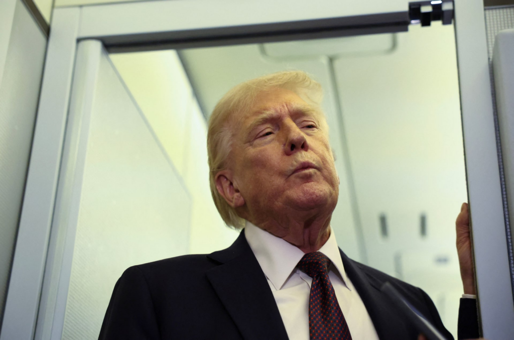 លោកដូណាល់ត្រាំប្រធានាធិបតីអាមេរិក