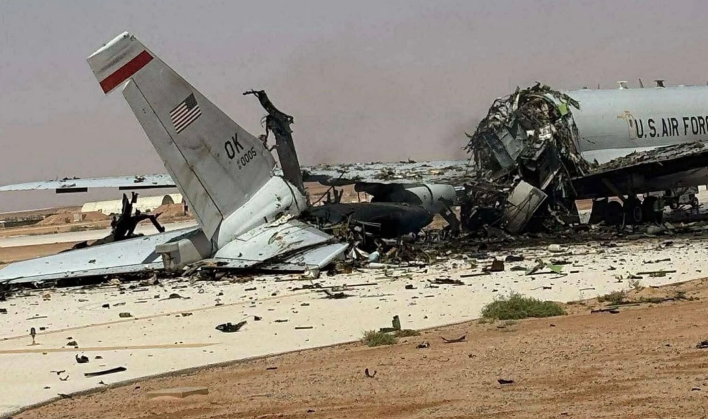 រូបភាពយន្តហោះ E-3 Sentry ត្រូវបំផ្លាញ