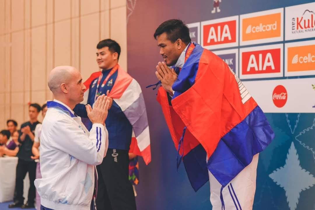 កីឡាករ​ ហេង​ វុទ្ធី៖ គេធ្វើ​បានហេតុ​អ្វី​យើង​ធ្វើមិន​បាន ​ជា​អ្វី​ដែល​ខ្ញុំ​គិត​ និង​តស៊ូ​រហូត​មក​ដល់​ពេល​នេះ​