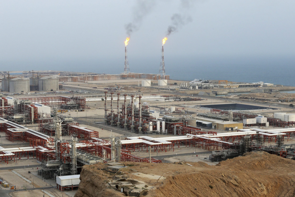 តម្លៃប្រេងអន្តរជាតិ​កើន​បន្តិចមកវិញ ជុំវិញភាពស្រពេចស្រពិលនៃជម្លោះមជ្ឈិមបូព៌ា