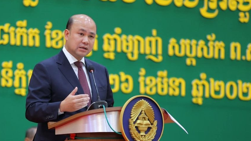 គោរពតាមអភិក្រម«ពង្រឹង ជាងពង្រីក»ក្រសួងស្ថាប័នចំនួន១២ បានកាត់បន្ថយអគ្គនាយកដ្ឋាន៣ និងនាយកដ្ឋាន២៦ និងការិយាល័យមួយចំនួនទៀត