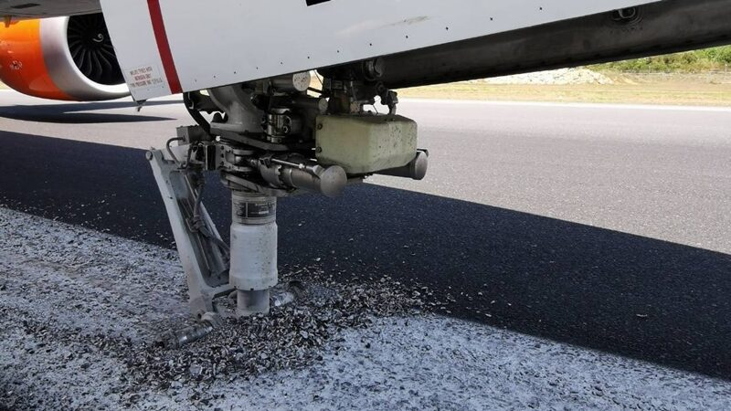 យន្តហោះ Air India Express នៅអាកាសយានដ្ឋានភូកេត