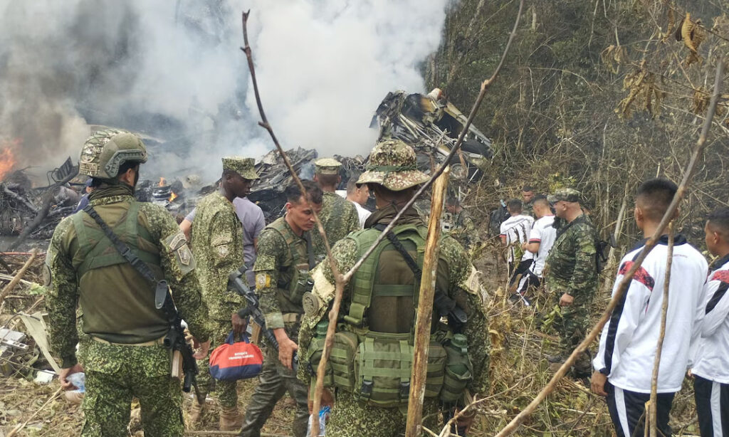 យន្តហោះធ្លាក់កូឡុំប៊ី