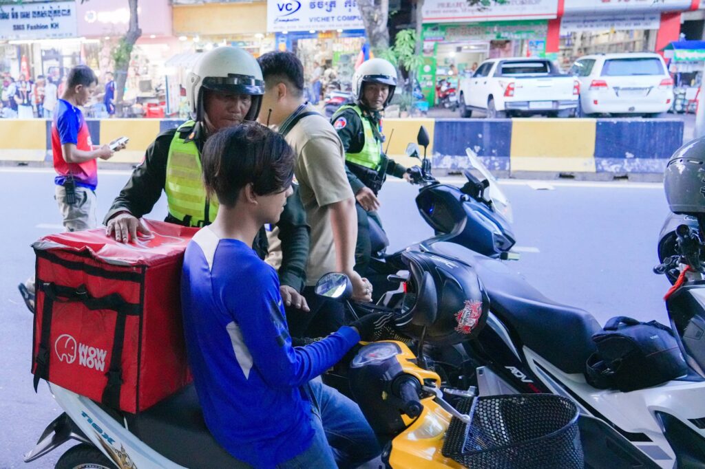 ឧបករណ៍អេឡិចត្រូនិចត្រូវរឹបអូស