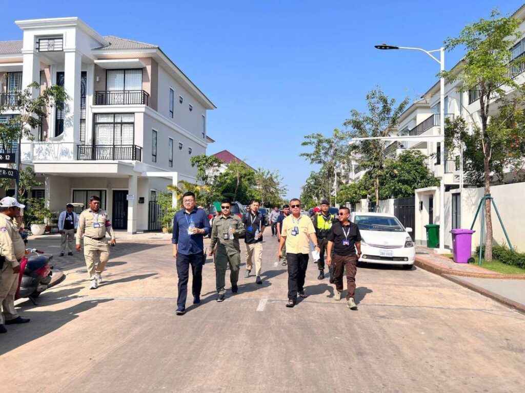 ការត្រួតពិនិត្យជនបរទេស