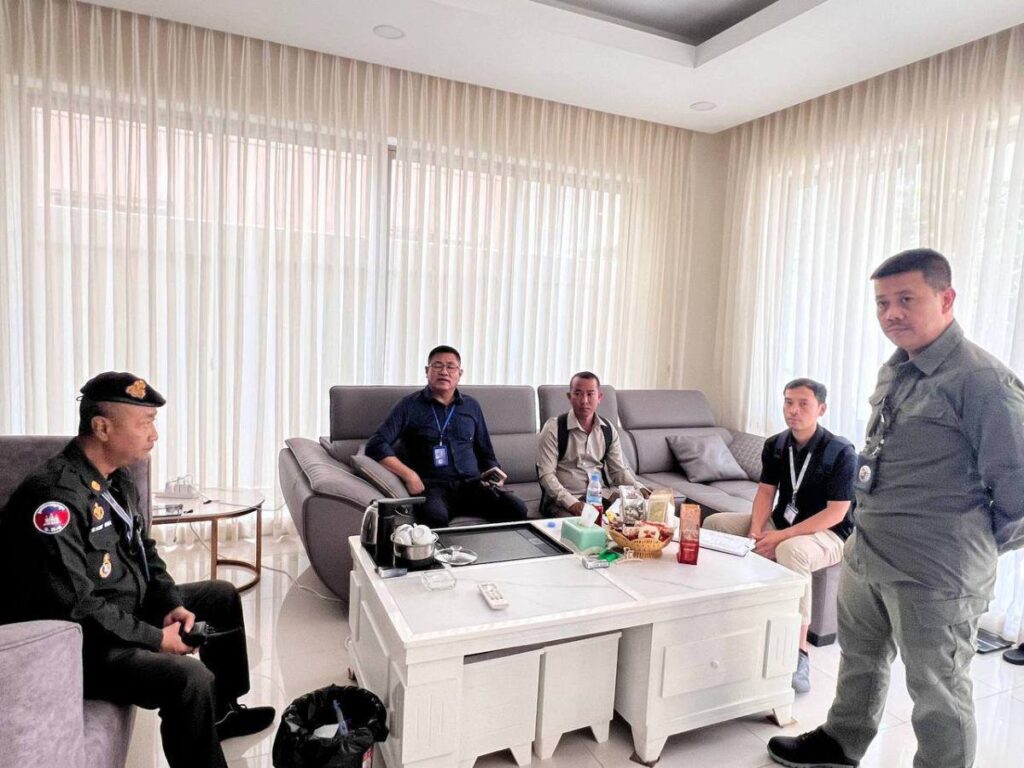 កម្លាំងអាជ្ញាធរចុះត្រួតពិនិត្យ