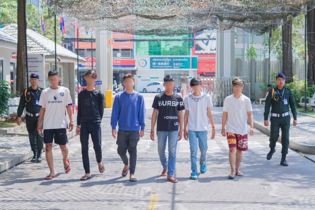 អាវុធហត្ថធ្វើការស្រាវជ្រាវ