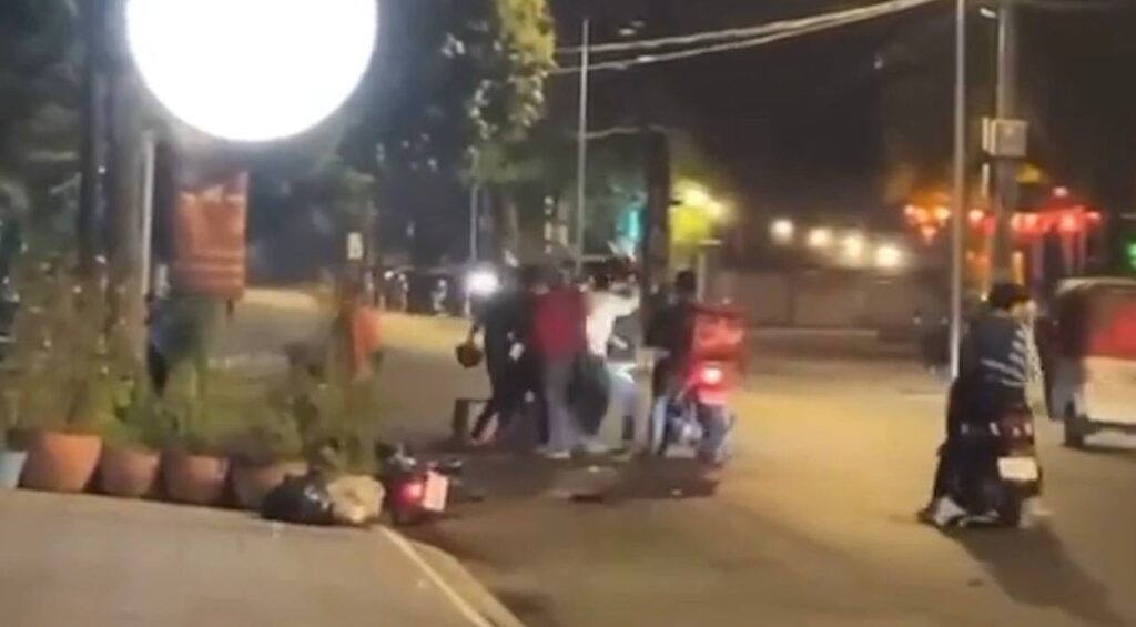 កម្លាំងអាវុធហត្ថចាប់ក្មេងទំនើង