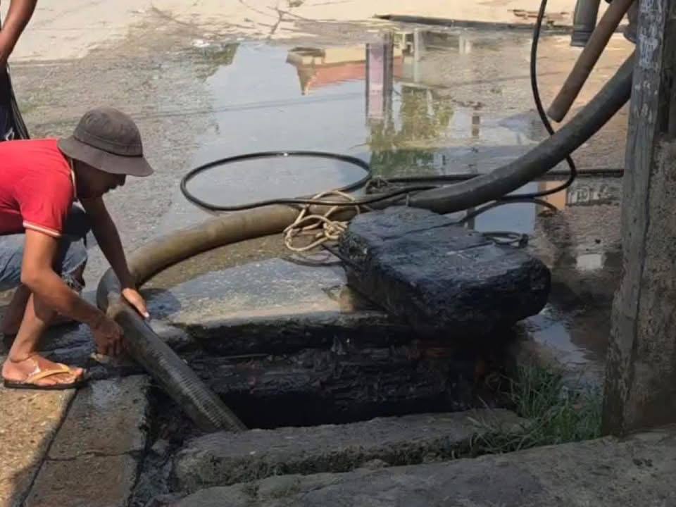 ក្រុមការងារសំអាតប្រព័ន្ធលូ