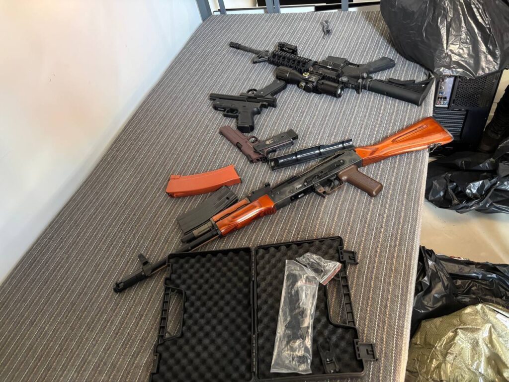 សម្ភារៈដកហូត