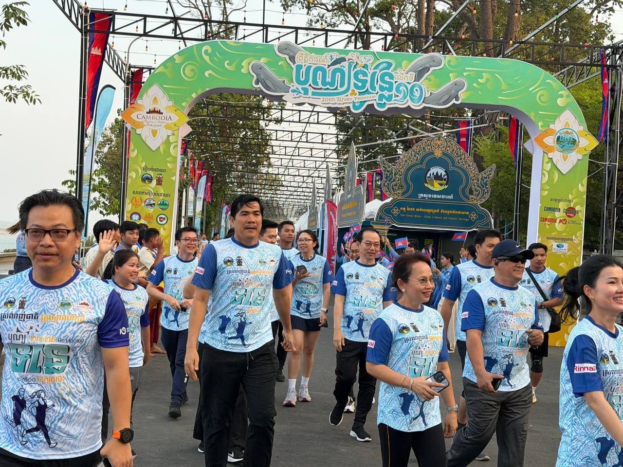 ​បុណ្យទន្លេខេត្តក្រចេះ​ បើក​ដំណើរការ​ព្រឹកនេះ មាន​ការ​​រត់​ចម្ងាយ ៥ គីឡូម៉ែត្រ​ពីមហាជន​ប្រមាណ ២ ពាន់នាក់