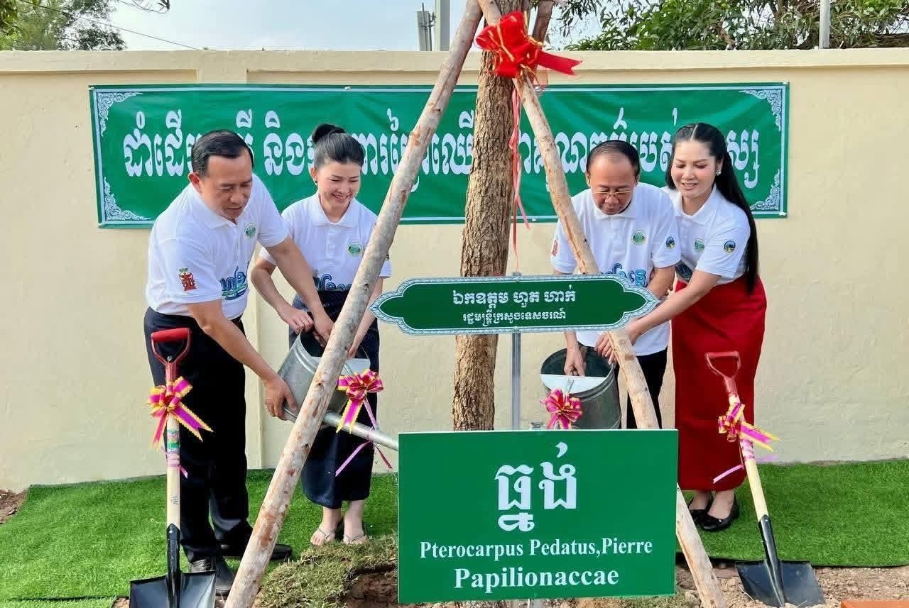 បុណ្យទន្លេ​ខេត្ត​ក្រចេះ មានពិធីដាំ​ដើមធ្នង់​ជា​ផ្នែក​គាំទ្រ​បរិស្ថាន និងអេកូឡូស៊ីក្នុងវិស័យទេសចរណ៍