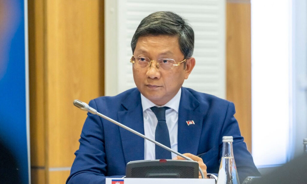 បដិសេធមិនឱ្យ សម រង្ស៊ី ចូលរួមការជួបជុំសមាគមខ្មែរនៅប៉ារីស គឺដើម្បីបញ្ចៀសការភ្ជាប់ជាមួយបុគ្គលនេះកំពុងជាប់ទោស