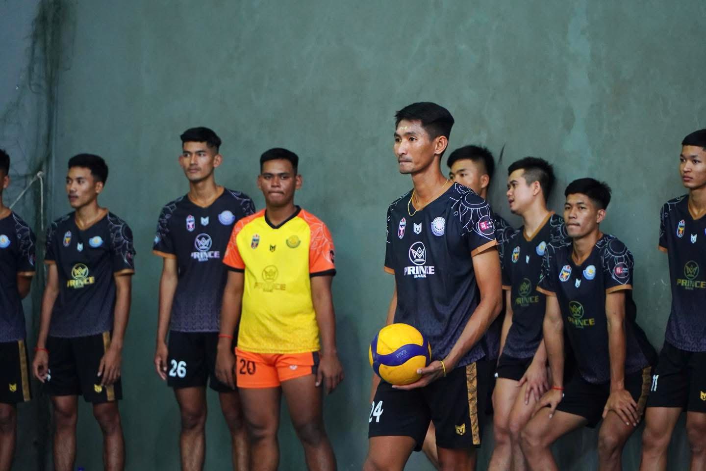 ស្ងាត់ៗ​ស្មាត់​ឌូក​ ឥលូវ​ក្លាយ​ជា​គ្រូ​បង្វឹក​បាល់ទះ​ជម្រើស​ជាតិ​ឆ្នេរខ្សាច់​កម្ពុជា​ហើយ​