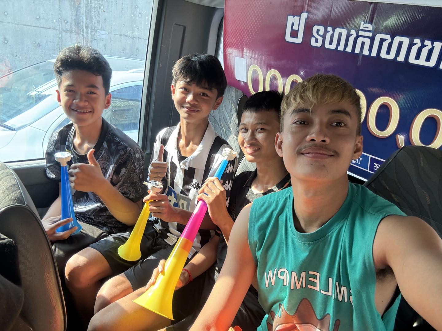 អាជីព​កីឡា​បាល់ទះ​របស់​ ឡា​ រាសីកែវ​ ផ្ដើម​ចេញ​ពី​ការ​លេង​តំណាង​ខេត្ត​ក្នុង​កីឡា​ជាតិ​លើក​ទី១​