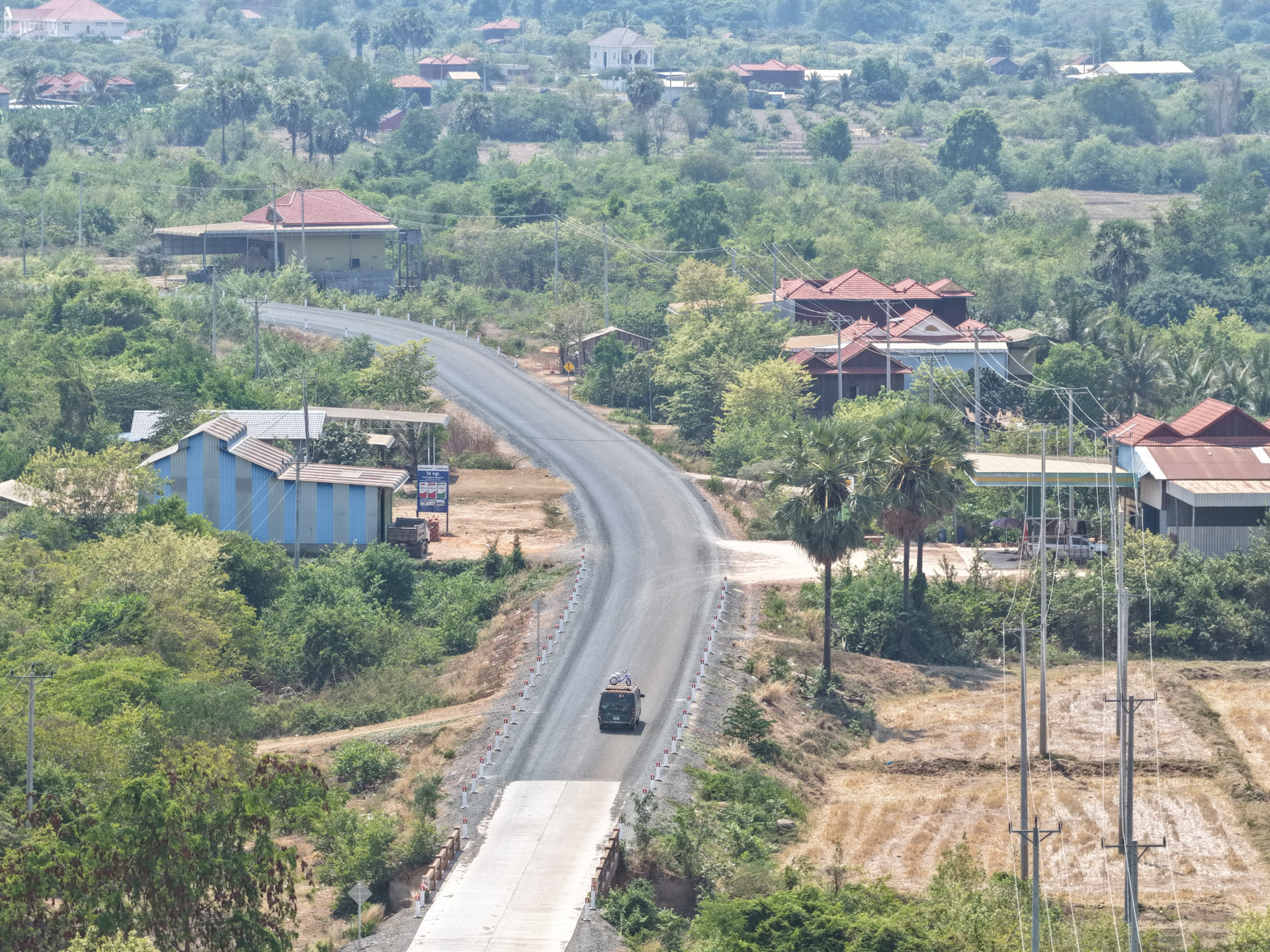 ផ្លូវជាច្រើនខ្សែ​ក្នុង​ខេត្តកំពង់ចាម និងក្រចេះប្រែក្លាយ​ជា​ផ្លូវបេតុង និង​កៅស៊ូ ក្រោមគម្រោង​​អភិវឌ្ឍន៍​ជនបទ