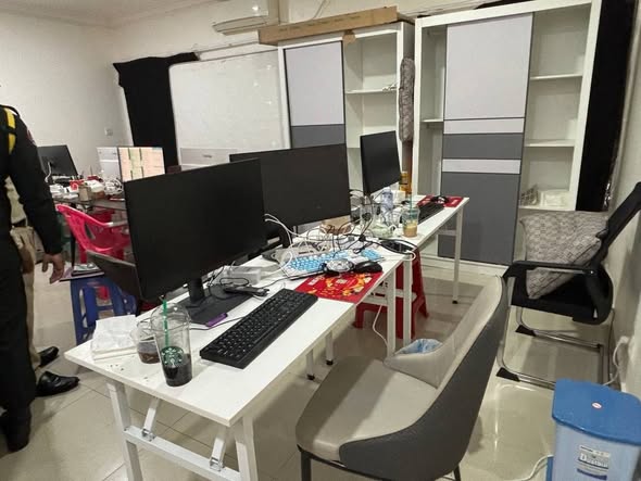 លោក ស សុខា