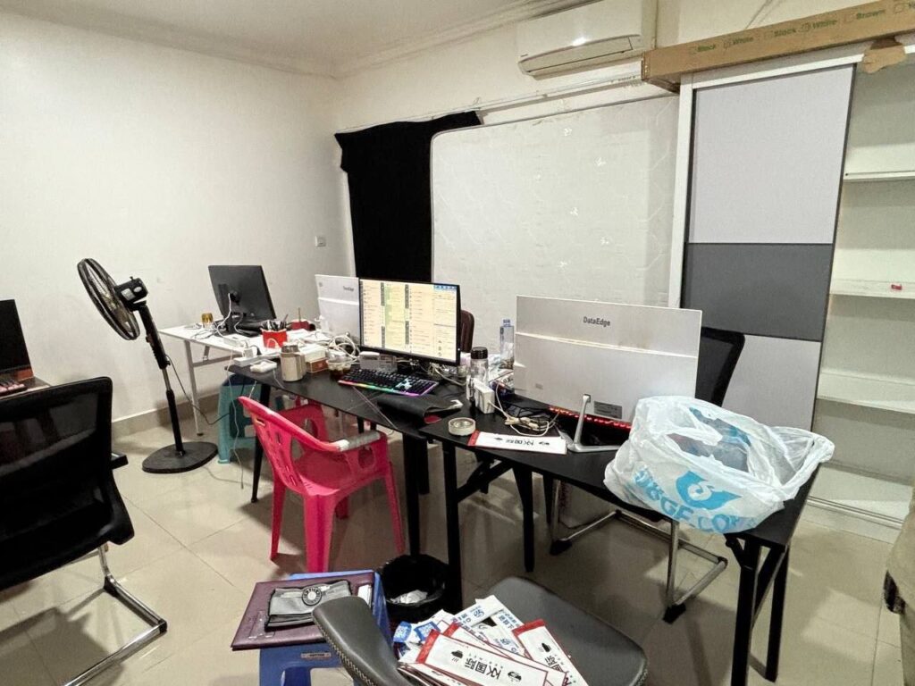 កម្លាំងអាជ្ញាធរកំពុងអនុវត្តប្រតិបត្តិការ