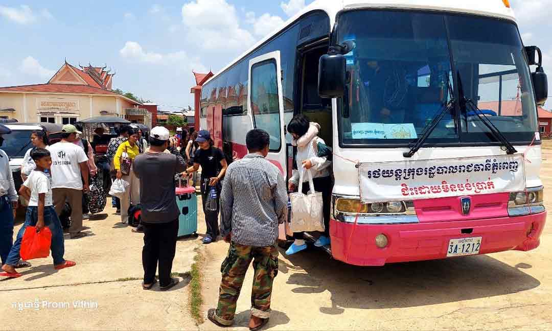 រដ្ឋបាលរាជធានីភ្នំពេញ បែងចែករថយន្ត ២៥ គ្រឿង សម្រាប់ខេត្តក្រចេះ ក្នុងឱកាសបុណ្យចូលឆ្នាំ