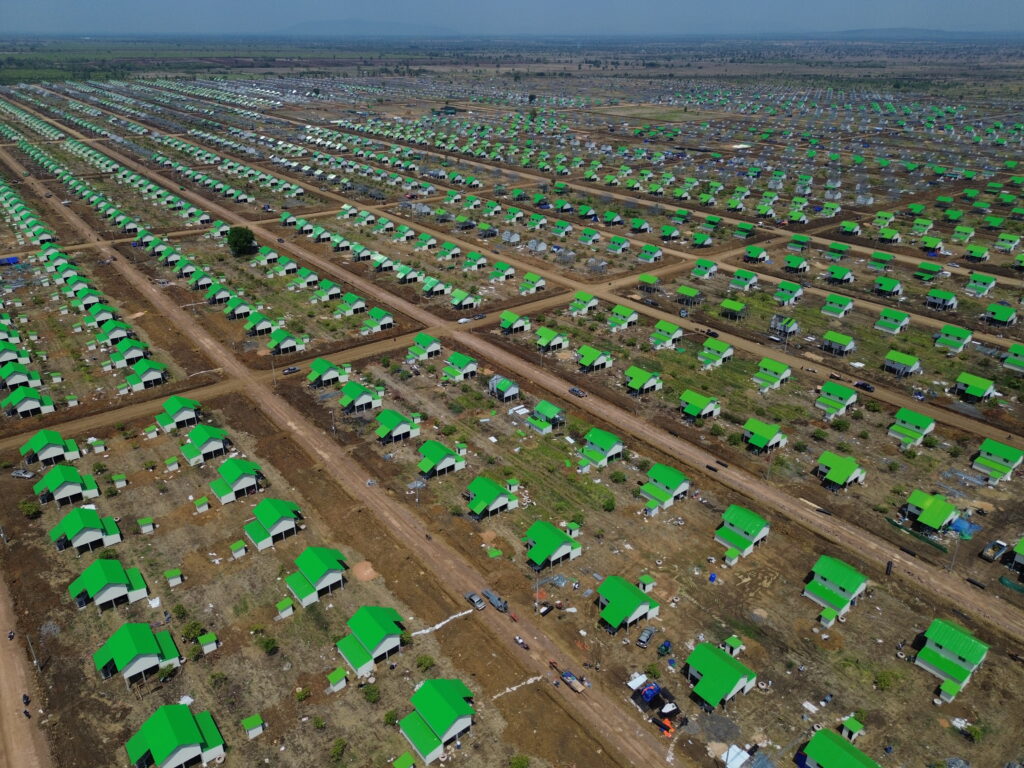 ពលរដ្ឋខ្មែរជាជនភៀសសឹកជាង៣ម៉ឺននាក់ មិនអាចជួបជុំគ្រួសារក្នុងផ្ទះដ៏កក់ក្ដៅនាថ្ងៃចូលឆ្នាំខ្មែរដូចឆ្នាំមុនឡើយ ព្រោះទង្វើយោធាថៃឈ្លានពាន