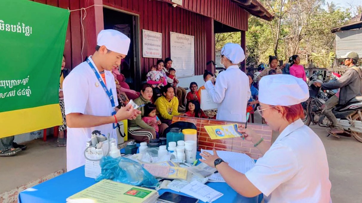 មន្ទីរសុខាភិបាលខេត្តរតនគិរី បើកយុទ្ធនាការផ្តល់វ៉ាក់សាំងបង្ការជំងឺគ្រុនស្វិតដៃជើងដល់កុមារដោយឥតគិតថ្លៃ