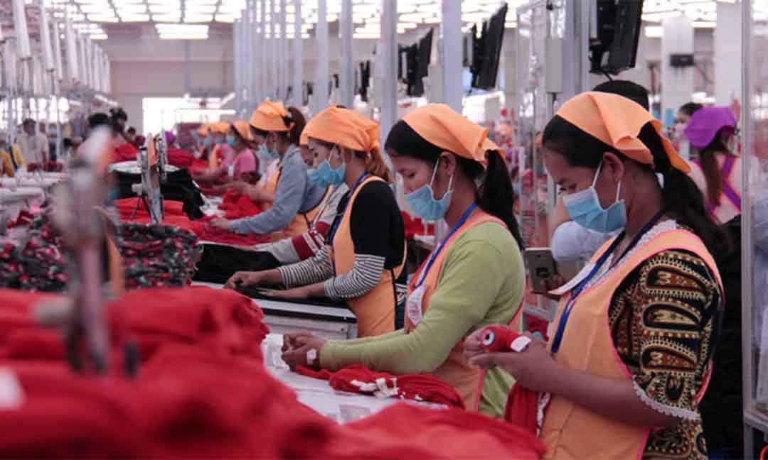 ​កម្ពុជា ​រក​ចំណូល​បាន​ជាង ​២,៥ ​ពាន់លានដុល្លារ ​ពី​ការ​នាំចេញ​សម្លៀក​បំពាក់​ នៅត្រីមាសទី១​