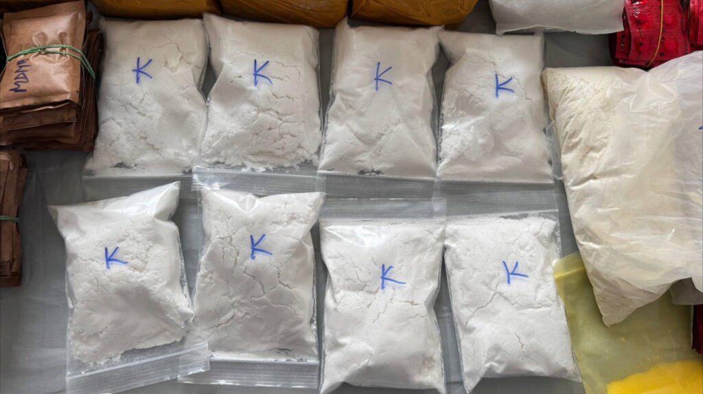 សម្ភារៈវត្ថុតាងពីប្រតិបត្តិការ