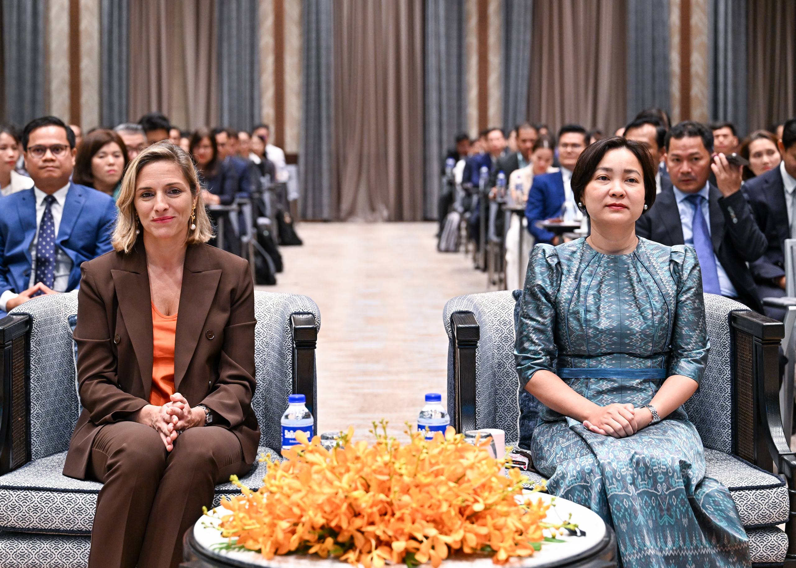 ធនាគារជាតិដាក់ឱ្យប្រើប្រាស់ជាផ្លូវការប្រព័ន្ធវដ្តករសាស្ត្រហិរញ្ញវត្ថុប្រកបដោយចីរភាពនៅកម្ពុជា