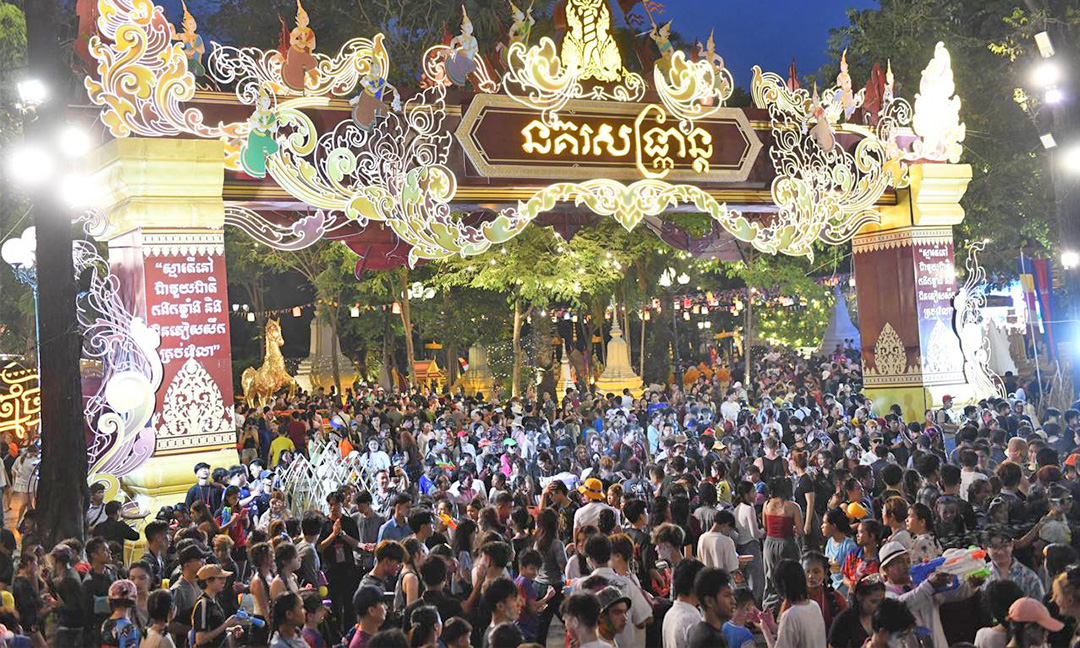 ភ្នំពេញទទួលបានអ្នកទេសចរជាង៤លាន ៣សែននាក់ ក្នុងរយៈពេល៣ថ្ងៃនៃពិធីបុណ្យចូលឆ្នាំ