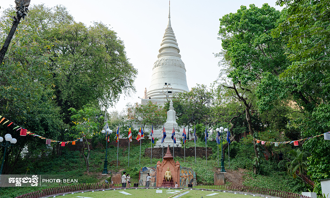 នគរសង្ក្រាន្តនៅភ្នំពេញ មានចំណតសម្រាប់ទោចក្រយានយន្តចំនួន៤ ដោយកំណត់តម្លៃមិនឱ្យលើសពី១ពាន់រៀល