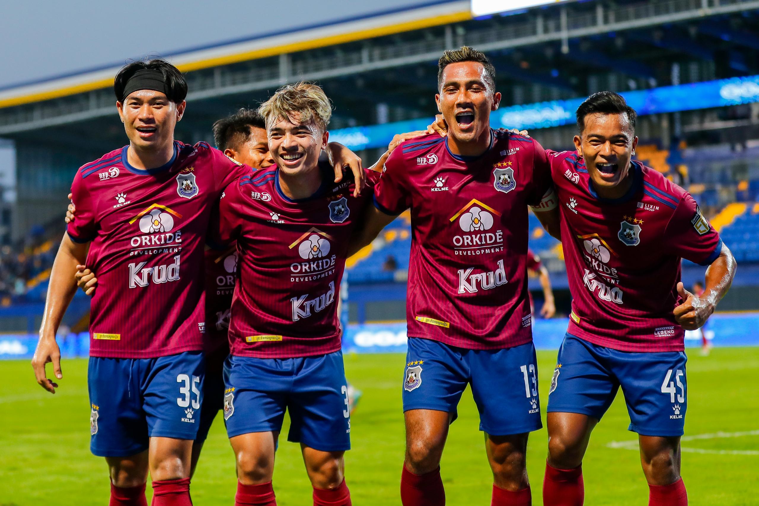 ព្រះ​ខ័ន​រាជ​ស្វាយរៀង ចារ​ប្រវត្តិ​សាស្ត្រ​ថ្មី​ជា​ក្លិប​ទី ១ ឈ្នះ​ជើង​ឯក​លីគ ៣ លើក​ជាប់​គ្នា