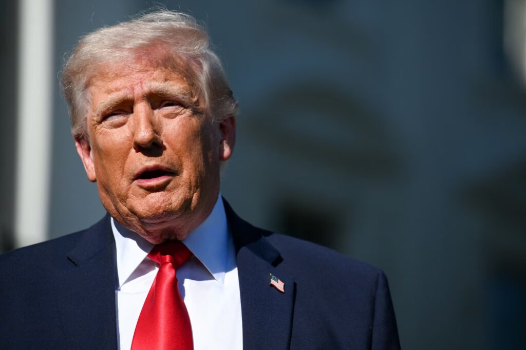 លោកត្រាំផ្តល់សន្និសីទកាសែត